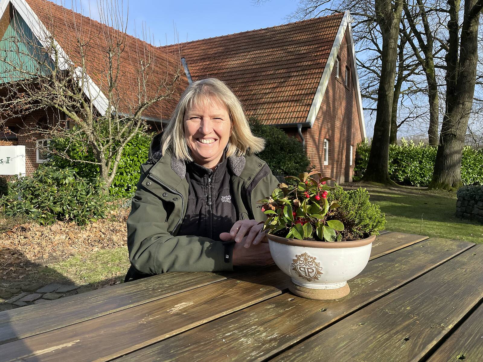 Öffnet die Seite '„Der Bienen- und insektenfreundliche Garten“ Handlungsmöglichkeiten für das Ökosystem auf dem Kossehof der VHS Meppen erfahren'